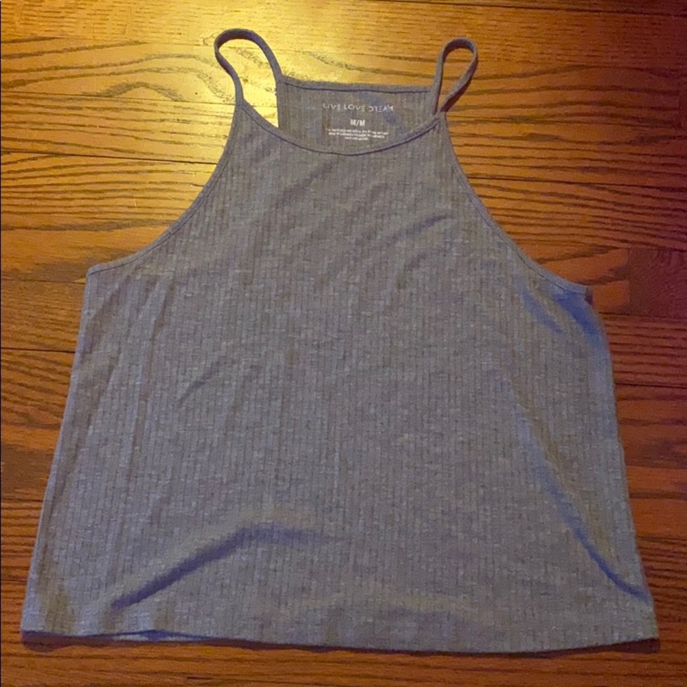 gray tank top